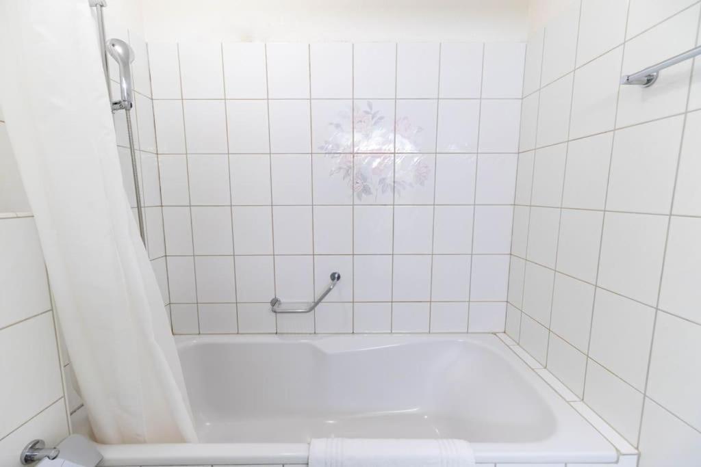 Executive 1 Bedroom Flat, City Center Цюрих Екстер'єр фото