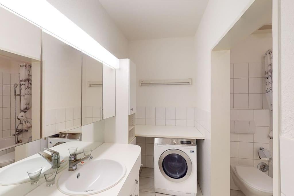 Executive 1 Bedroom Flat, City Center Цюрих Екстер'єр фото