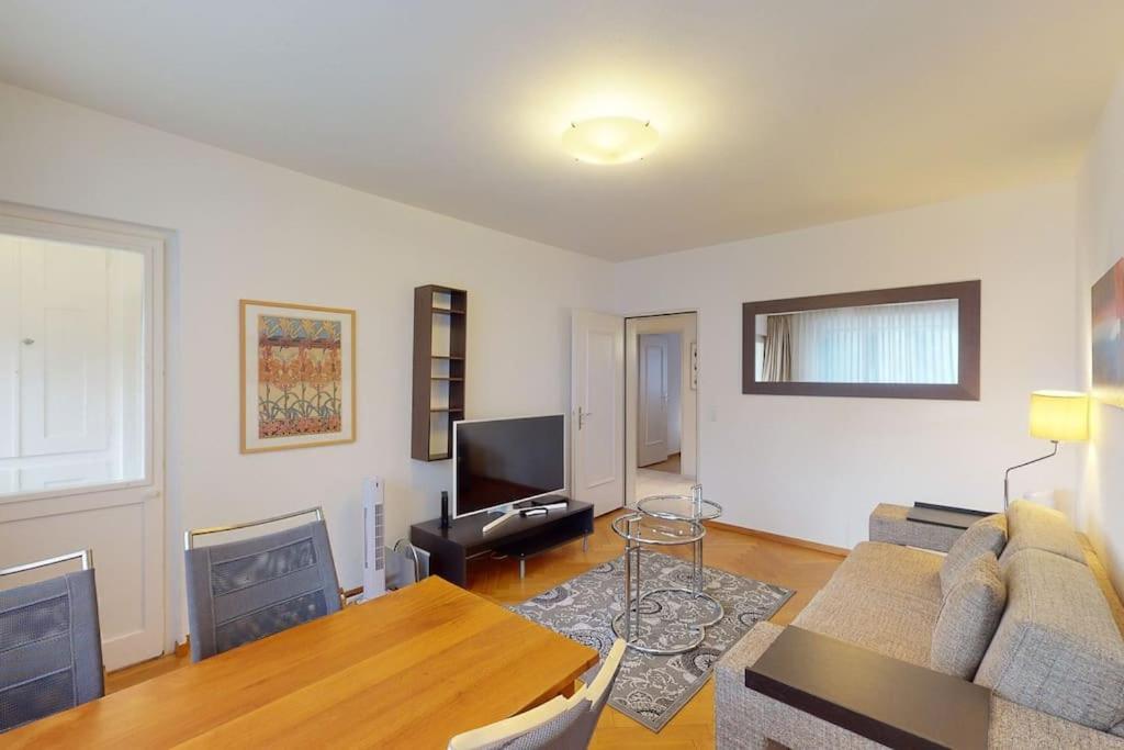 Executive 1 Bedroom Flat, City Center Цюрих Екстер'єр фото