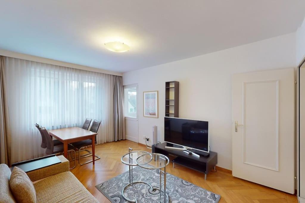 Executive 1 Bedroom Flat, City Center Цюрих Екстер'єр фото
